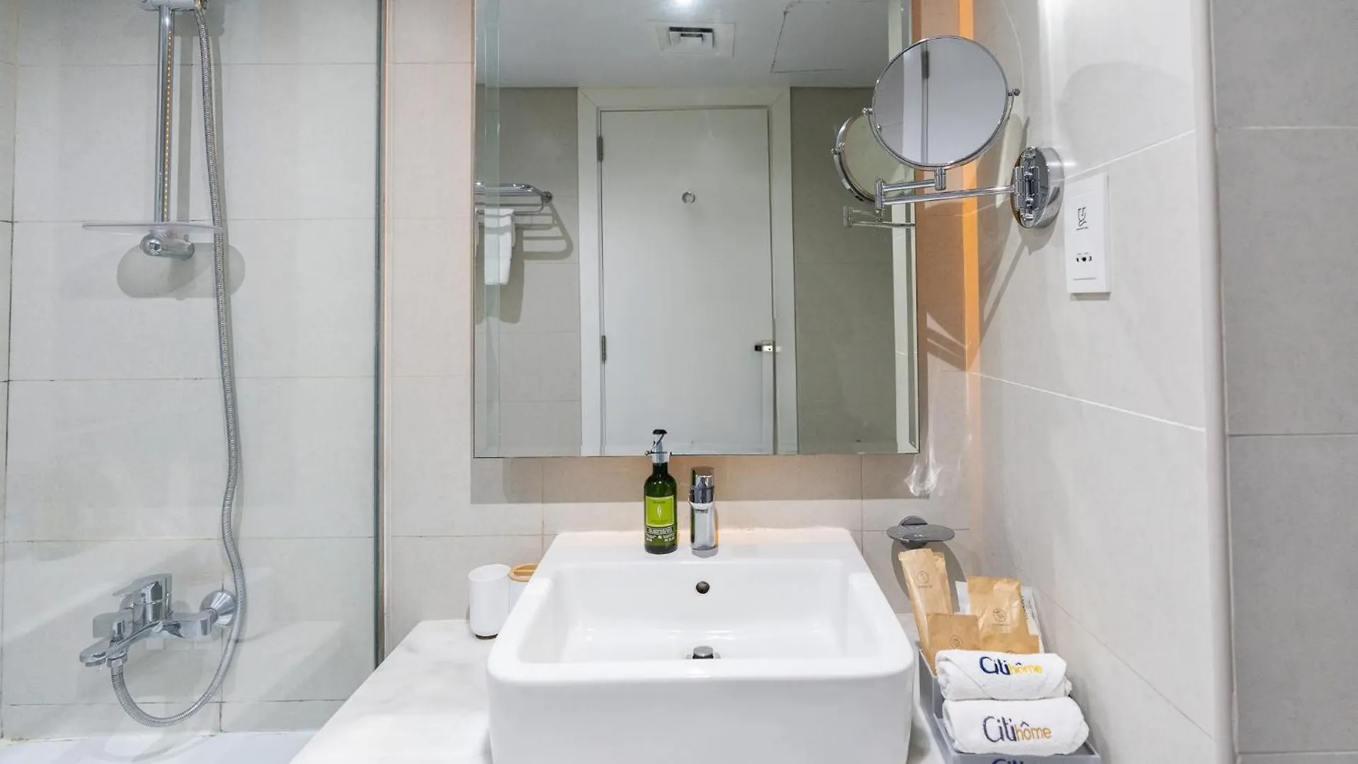 Apartment Citi Home Prive By Damac With Burj Khalifa View Dubai United Arab Emirates